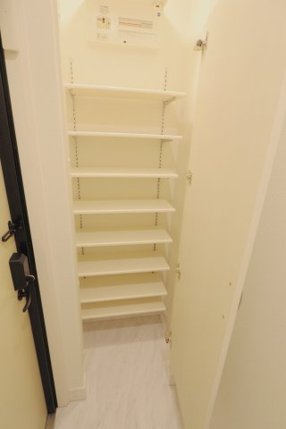 D-room中筋　Ⅱ棟の玄関