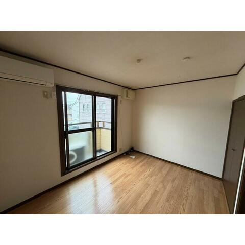 藤沢市辻堂４丁目のアパートの居間・リビング