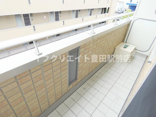 ロイヤルコートKayAB Bのバルコニー