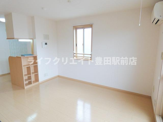 ロイヤルコートKayAB Bの居間・リビング