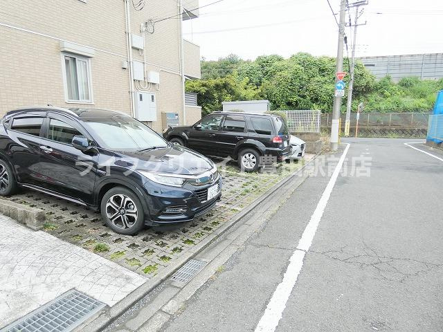 ロイヤルコートKayAB Bの駐車場