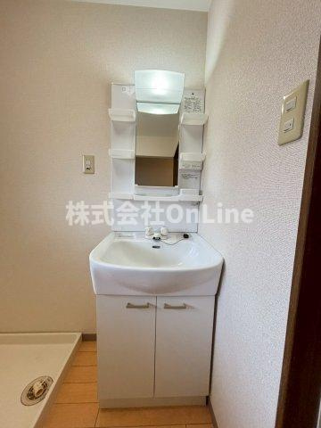 稲田大発マンションの独立洗面台