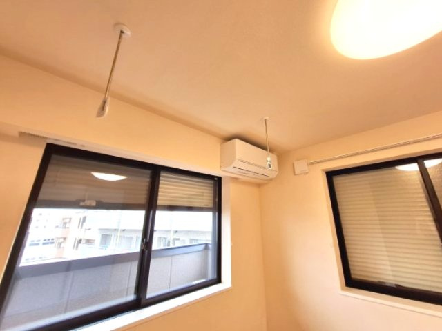 （シニア限定）紡ぎ野の設備|防犯シャッター/室内物干しフック