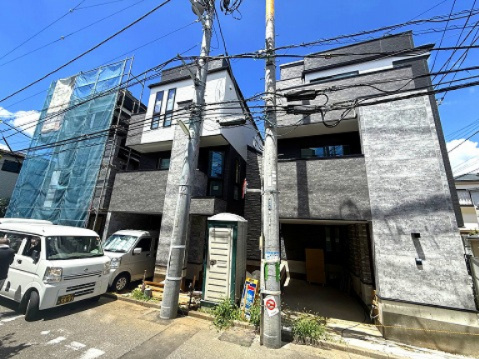 【外観】 | 【仲介手数料４６０万円が無料！】■上町駅４分■１２５平米■屋上バルコニー■制震ダンパー■ＺＥＨ水準 | 【諸費用万円４６０ＯＦＦ！】
決算特別キャンペーン
家計応援サービスの限界に挑戦中！
■延床１２５平米
■４ＬＤＫ
■屋上ルーフバルコニー
■高級デザインハウス
■制震ダンパー
■ＺＥＨ水準
■内覧可
