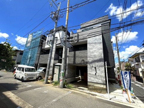 【外観】 | 【仲介手数料４６０万円が無料！】■上町駅４分■１２５平米■屋上バルコニー■制震ダンパー■ＺＥＨ水準 | 【諸費用万円４６０ＯＦＦ！】
決算特別キャンペーン
家計応援サービスの限界に挑戦中！
■延床１２５平米
■４ＬＤＫ
■屋上ルーフバルコニー
■高級デザインハウス
■制震ダンパー
■ＺＥＨ水準
■内覧可