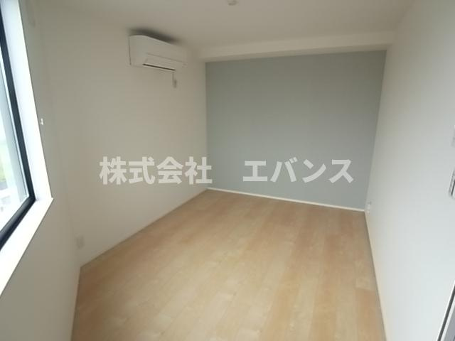 【居間・リビング】 | Stella本千葉 | ゆったり過ごせる居間です