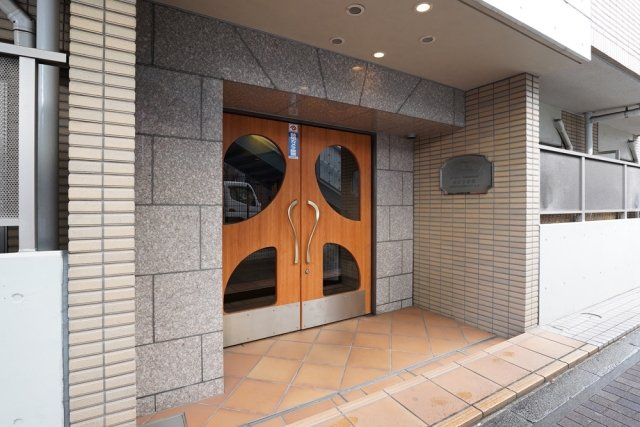 パークウェル世田谷若林　分譲賃貸　駅近　オートロックのエントランス