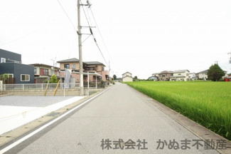 【前面道路含む現地写真】 | Livele Garden.S 第1栃木都賀町平川 | 〇前面道路〇
南側前面道路　幅員5.6ｍ　/2026.8.3撮影　　　　　　　　　　　　　　　　　　　　　　　　　　　　　