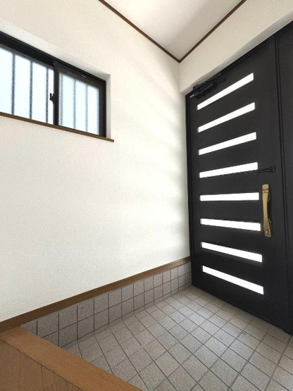 【玄関】 | 肥子町２丁目戸建