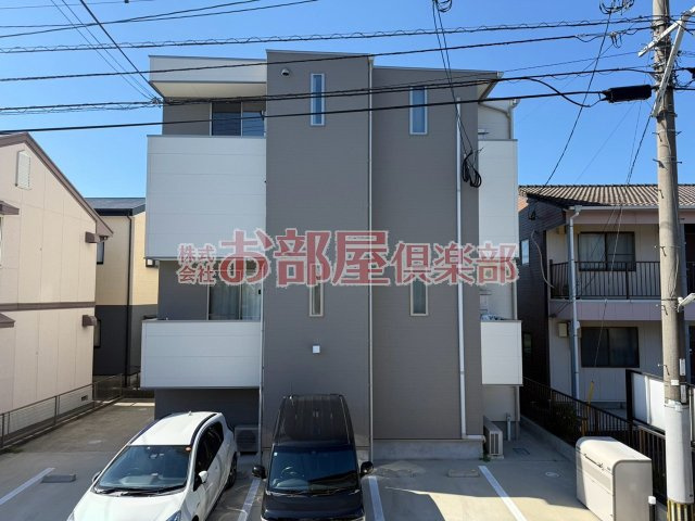 ADC津福ラシュレの外観