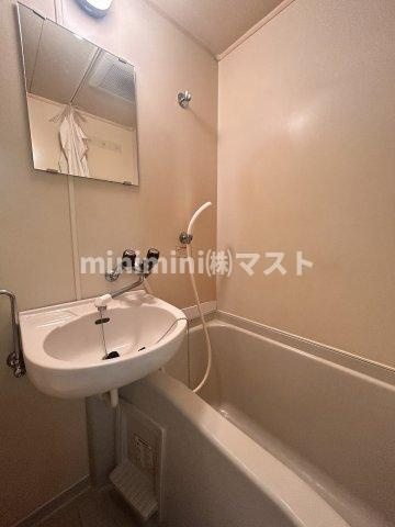 カセッティ新町の浴室