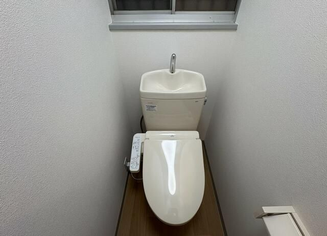 加賀貸家のトイレ