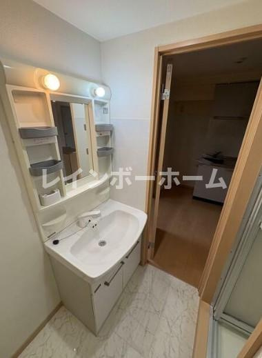 ビームス六町の独立洗面台