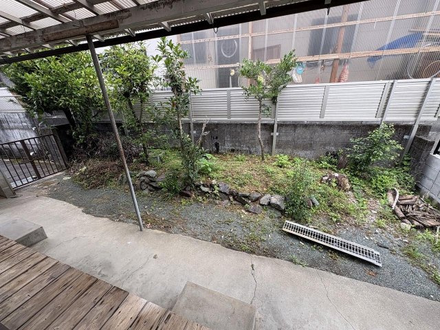 高知市石立町　借家の庭