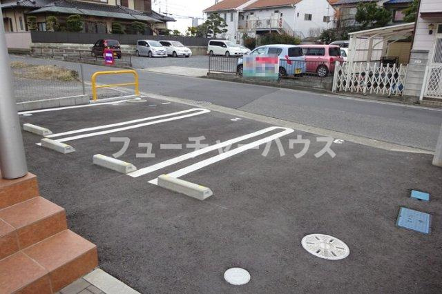 セゾン　セツの駐車場