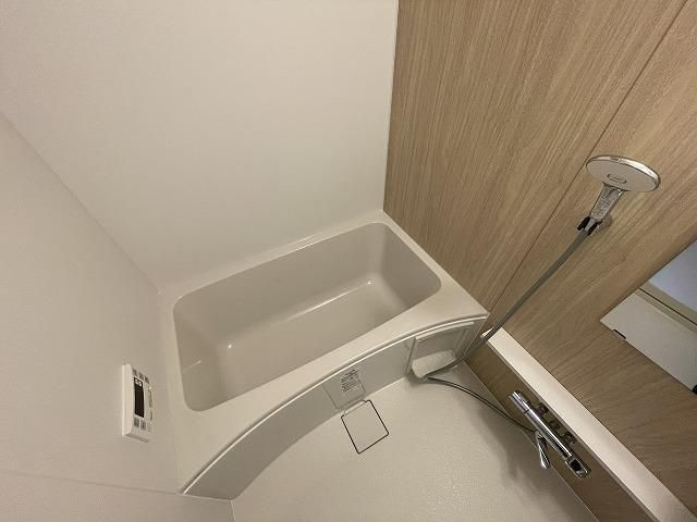 第六鳥塚ビルの浴室