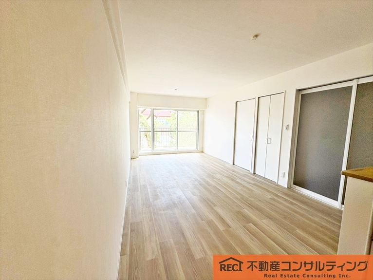 住吉川パーク・マンションの洋室