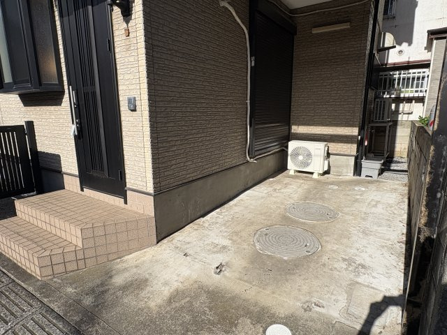 ミロメゾン市川稲越3丁目の駐車場
