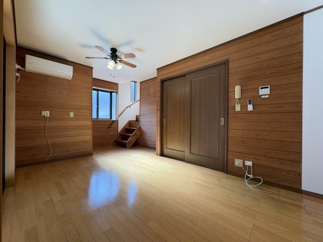 ミロメゾン市川稲越3丁目の居間・リビング