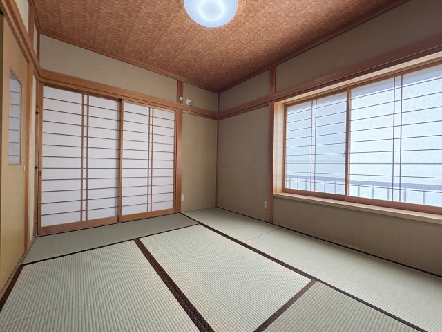 ミロメゾン市川稲越3丁目の和室