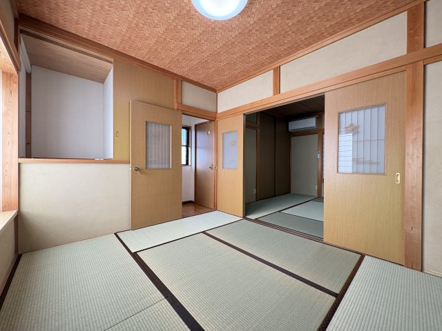ミロメゾン市川稲越3丁目の和室