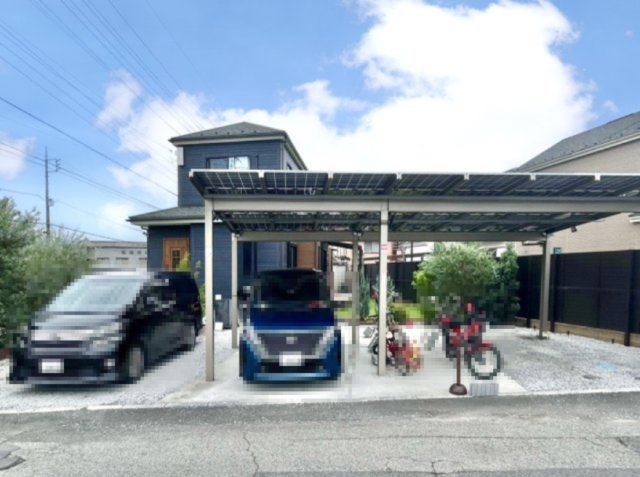 【中古戸建】渋川市渋川の外観|■カーポート｜カーポート付きです♪ご自身の愛車も、友人の愛車も守れるのはうれしいですね♪