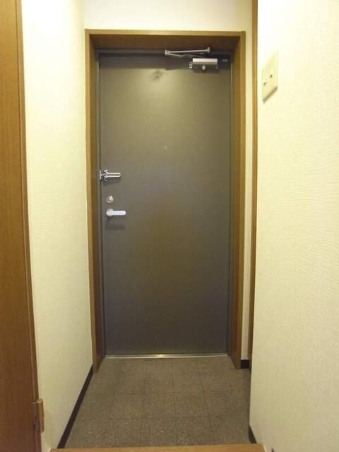 ジュネ本郷の玄関