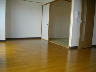 グレンツェント甲東園の居間