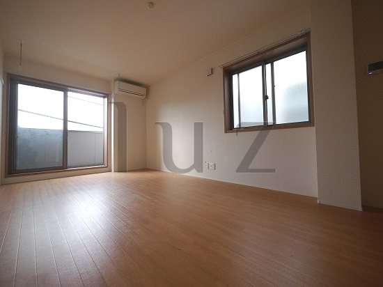 ルヴェデュソレイユの寝室|フローリングの綺麗なお部屋です！