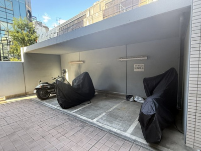 【その他】 | ディーグラフォート大阪N.Y.タワーHIGOBASI | バイク置場