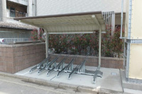 屋根付き駐輪場完備