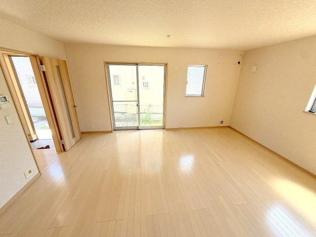 あきる野市野辺　中古住宅の居間・リビング