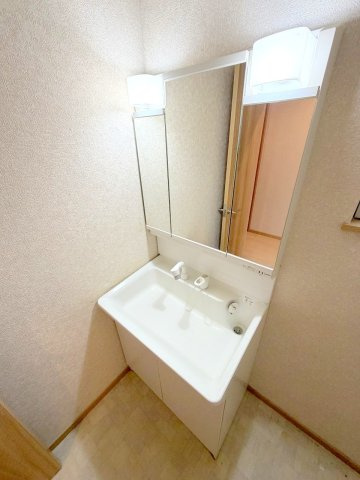 あきる野市野辺　中古住宅の独立洗面台