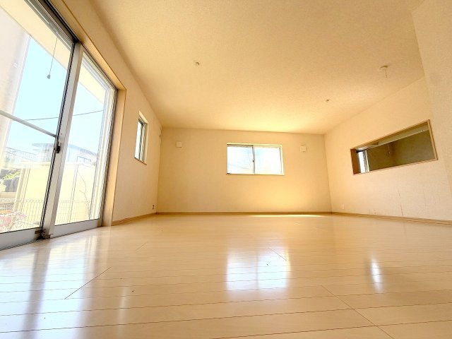 あきる野市野辺　中古住宅の居間・リビング