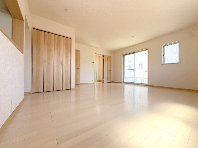 あきる野市野辺　中古住宅の居間・リビング