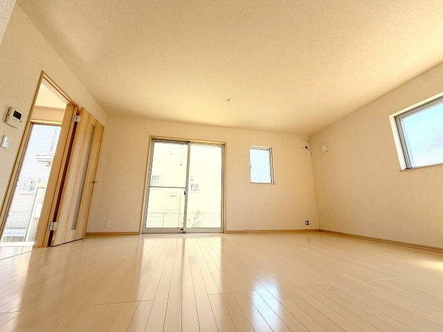 あきる野市野辺　中古住宅の居間・リビング
