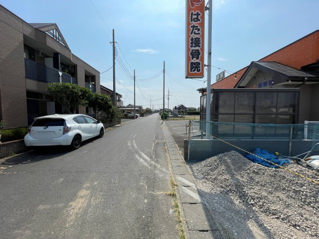 新築戸建・新築建売　大泉町仙石1丁目　南小学校・南中学校の前面道路含む現地写真