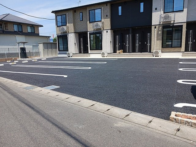 【駐車場】 | ルミエール | 車をお持ちの方に嬉しい駐車場付きの物件です
