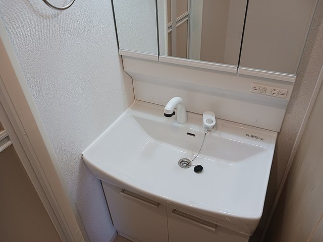 【洗面所】 | ルミエール | 忙しい朝には欠かせない洗面所です