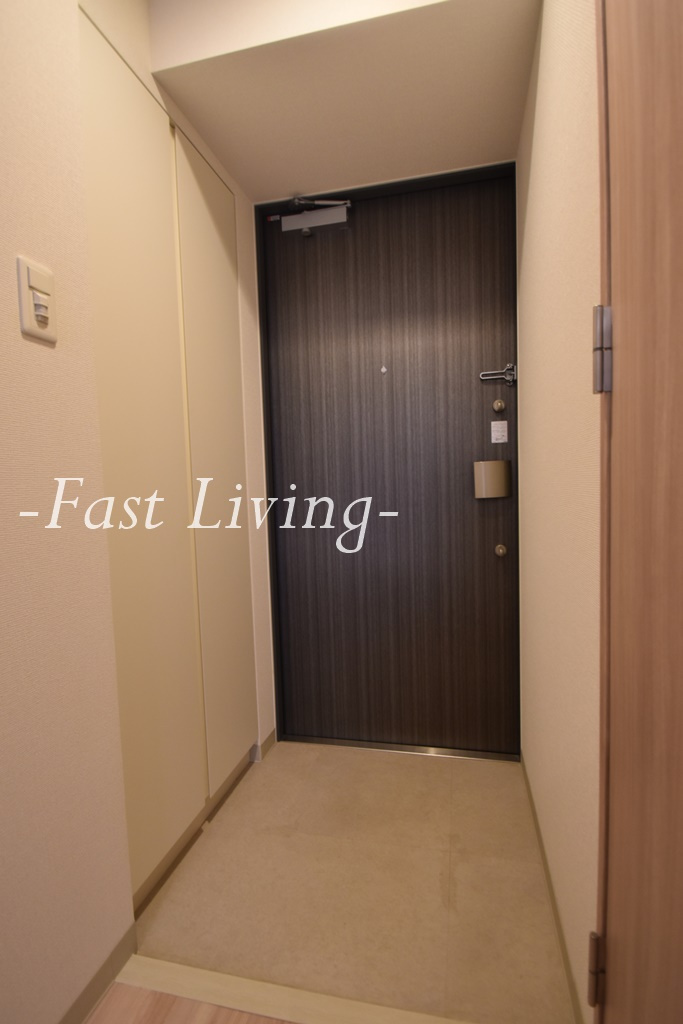 CORVAL本郷三丁目の玄関
