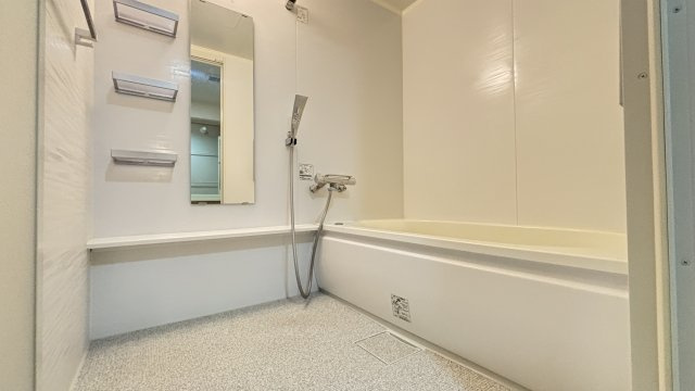お部屋に合わせて浴室もゆったりできる広さです。
