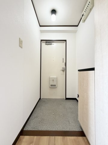 フュテュール尼崎の玄関