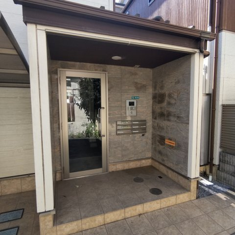 イーストヤマカのエントランス