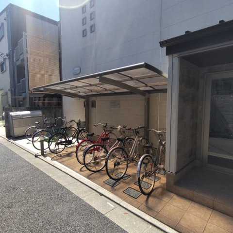 イーストヤマカの駐車場