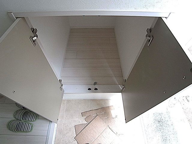 JS大同町の玄関|玄関収納も有ります