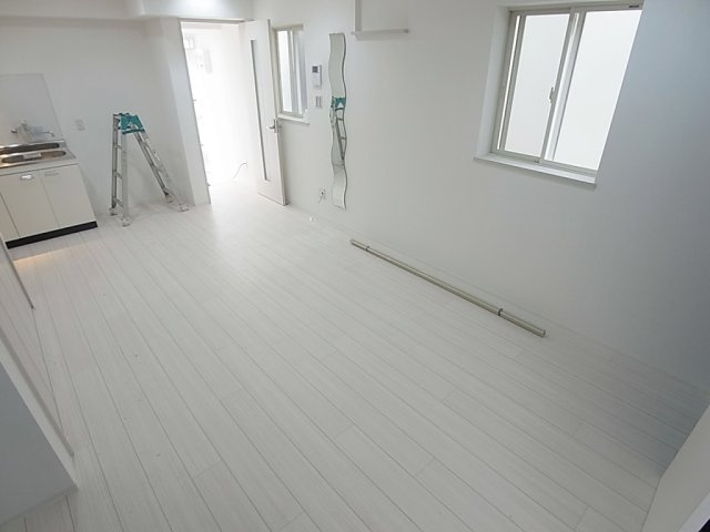 JS大同町の内装|角部屋、採光良好の明るいお部屋です
