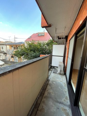 パストラル府中のバルコニー|※別号室参考写真です