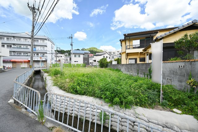 箕面市箕面5丁目建築条件なし売土地の外観|建築条件がございませんので、お好きな工務店で建築して抱けます。