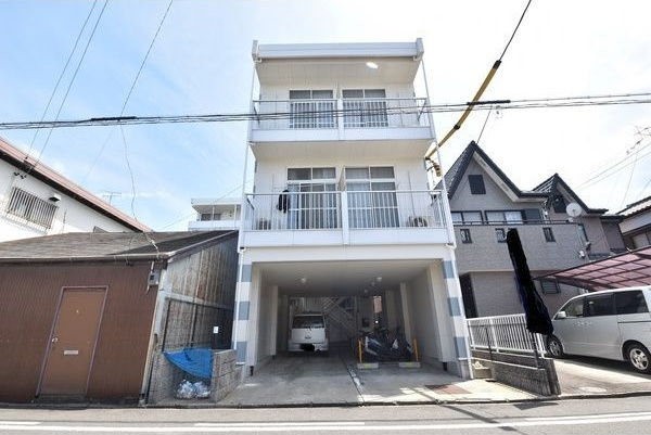 カーサ曽池町の外観