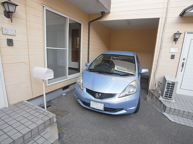 アールヴィラージュの駐車場|駐車スペース完備